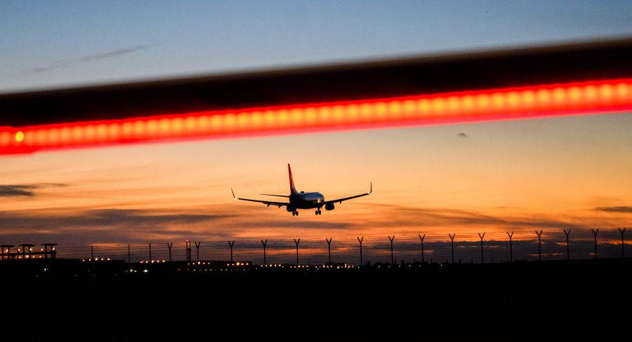 Diese zehn Millionen werden jedoch nicht eingespart, sie kommen in Zukunft der Luftfahrtbranche zugute. (Symbolbild)