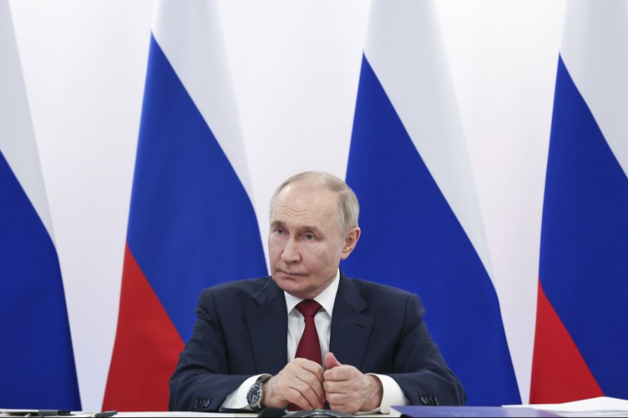 Nun will er sich mit Wladimir Putin treffen.