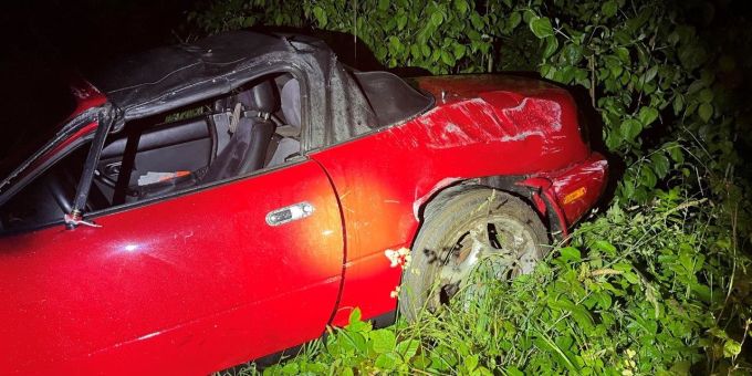 Grellingen BL: Personenwagenlenker verletzt sich bei Selbstunfall. Grellingen BL