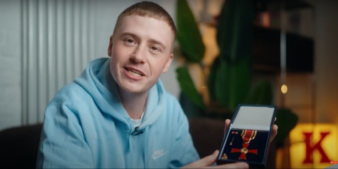 Youtuber Marvin Wildhage konnte sich ein Bundesverdienstkreuz bestellen. Marvin Wildhage Youtuber Bundesverdienstkreuz