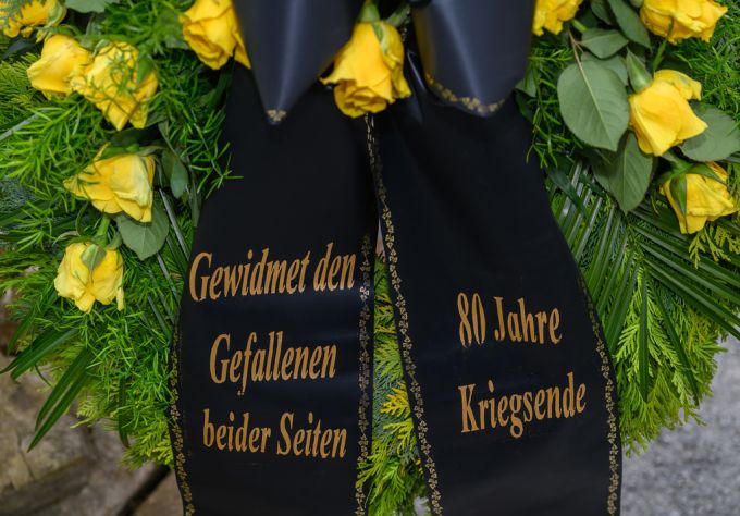 Ganz Deutschland gedenkt der Opfer des Nationalsozialismus. krieg