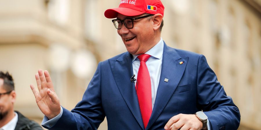 Der parteilose frühere sozialdemokratische Ministerpräsident Victor Ponta kandidiert für das Präsidentenamt. Er rühmt sich guter Beziehungen zur Administration des US-Präsidenten Donald Trump. (Archivbild)