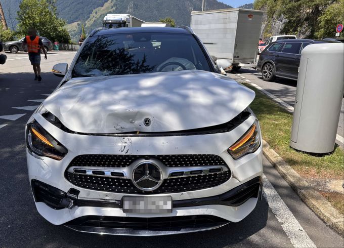 Der 59-jährige Autofahrer blieb unverletzt. Autofahrer