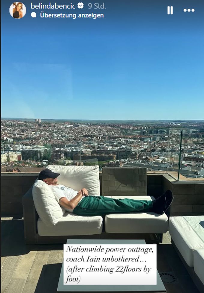 Martin Hromkovic, der Ehemann von Belinda Bencic, erholt sich auf der Dachterrasse. Belinda Bencic