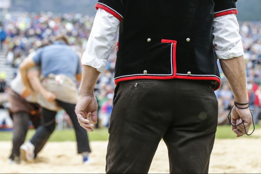 Im Schwing-Sport sind die Kampfrichter für die Noten-Gebung zuständig.