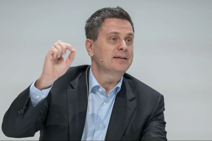 Laut Roche-CEO Thomas Schinecker soll die Milliarden-Investition in den USA Patienten weltweit zugutekommen. (Archivbild) Thomas Schinecker Roche USA