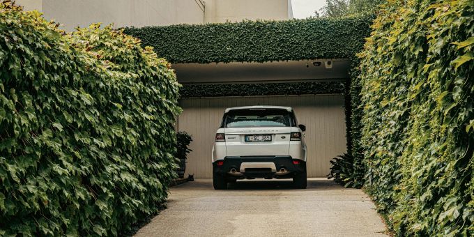 Geld und Materielles weniger wichtig nehmen. Das täte uns gut. Auto, Luxus