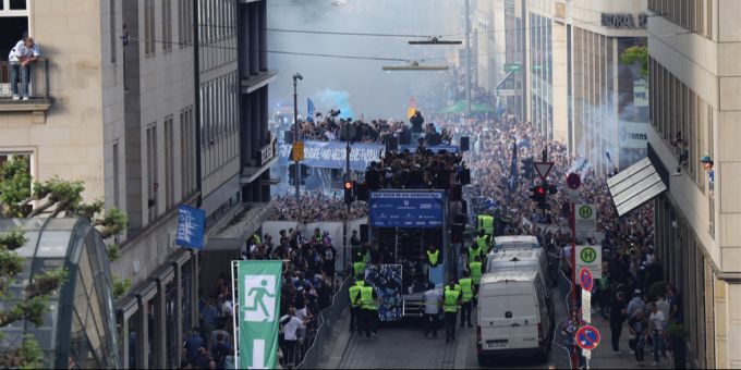 Hamburg steht nach dem Aufstieg des HSV Kopf. HSV