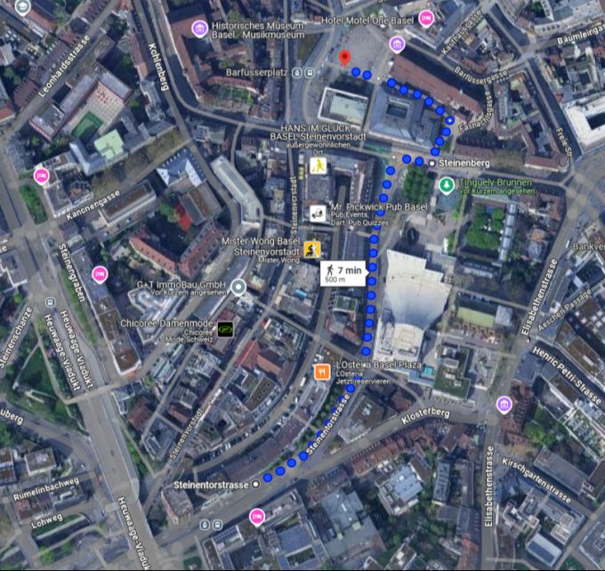 Der Meisterkorso des FCB führt nicht durch die legendäre Steinenvorstadt (Gasse links), sondern über die Steinentorstasse (blau). fc basel
