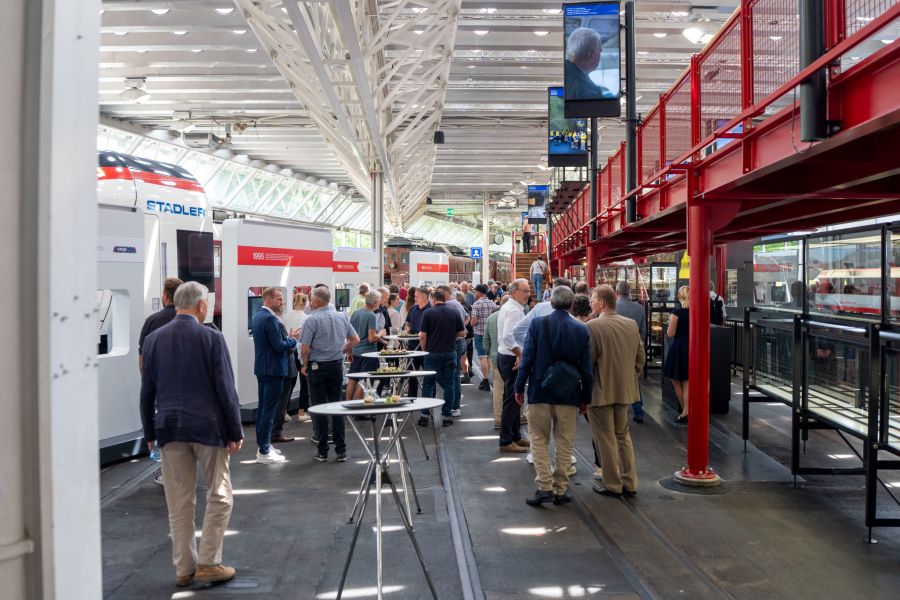 Die Eröffnung der Ausstellung «Bahnerlebnis Schweiz» am 18. Juni 2025 zog viele Interessierte nach Luzern.