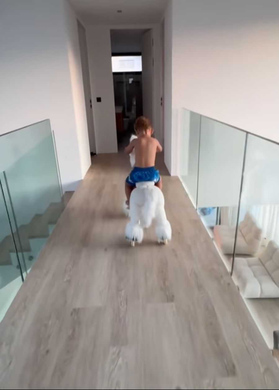 Zeidlers Kinder haben im neuen Haus viel Platz zum Spielen.