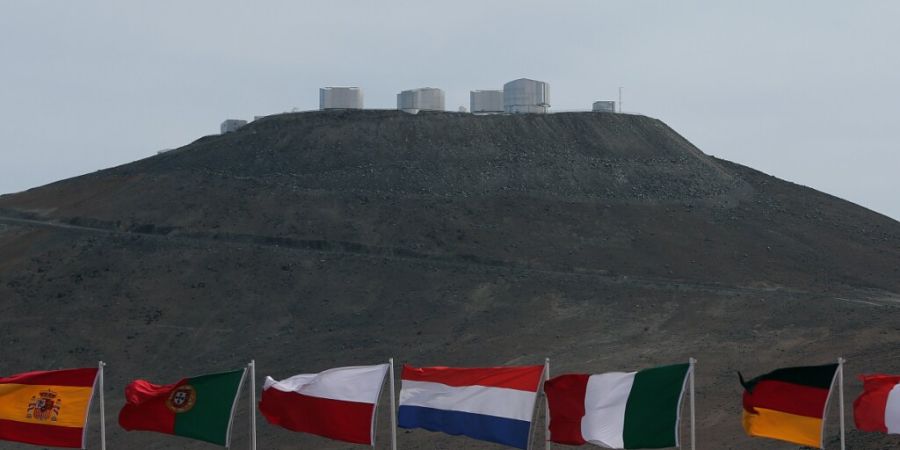 Ein Energiekonzern zieht sich aus einem umstrittenen Projekt zurück – und bewahrt das Paranal-Observatorium in der chilenischen Atacama-Wüste vor Licht und Vibrationen. (Archivbild)
