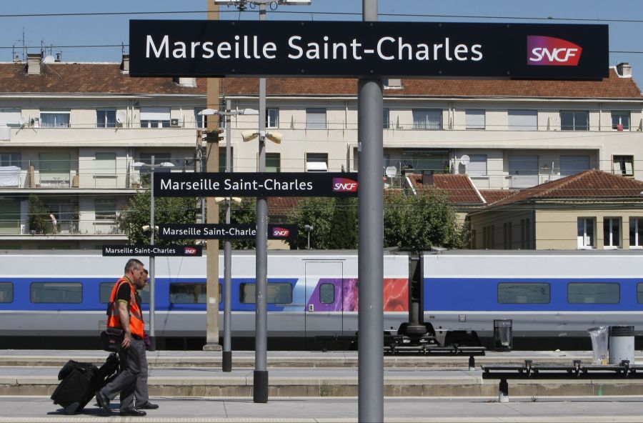 Darin wurde aufgeführt, wie sich Mitarbeitende je nach Figurtyp zu kleiden hätten.