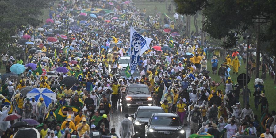 demo Bolsonaro Blitz