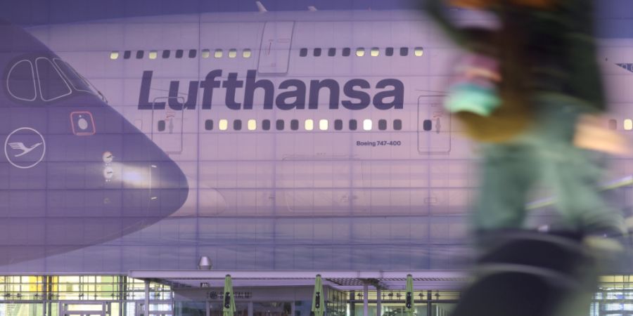 Am Tag des Festakts zu «100 Jahre Lufthansa» ruft die Kabinengewerkschaft Ufo zum Streik auf. Auch die Piloten wollen bei der Protestkundgebung ein Zeichen setzen. Und die nächsten Str...