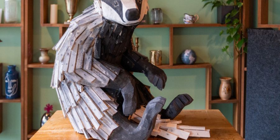 Dieser Dachs soll im Sommer 2027 mit anderen Wildtieren aus Holz die Zürcher Innenstadt beleben.