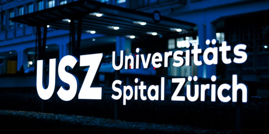 Das Universitätsspital Zürich (USZ) hat einen Mitarbeiter entlassen, der trotz Hygienebedenken des Spitals ein religiöses Armband nicht ablegen wollte. Das Verwaltungsgericht gab dem...