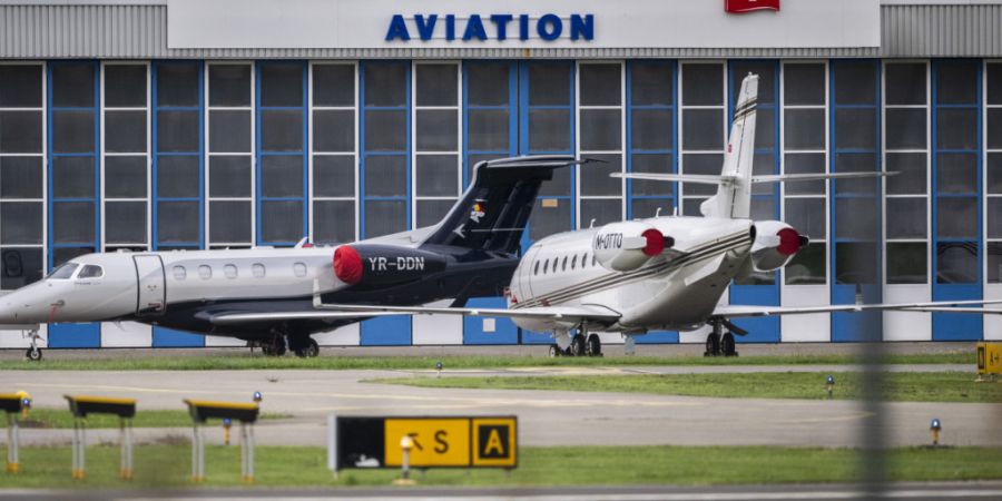 Der Flughafen St. Gallen-Altenrhein feiert im August sein 100-jähriges Bestehen. Dabei ist eine Show der Patrouille Suisse geplant, der Kunstflugstaffel der eidgenössischen Luftwaffe....