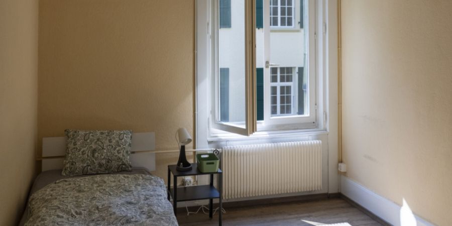 Aussicht aus einem Zimmer der Finta-Notschlafstelle an der Kursaalstrasse in Bern. Anfang Mai wird das Schutzangebot in die Länggasse umziehen. (Archivbild)