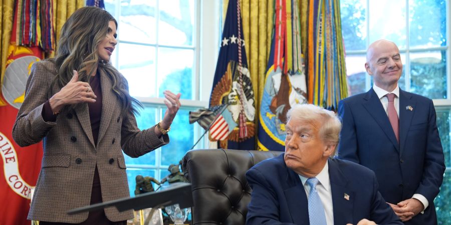 Kristi Noem Donald Trump