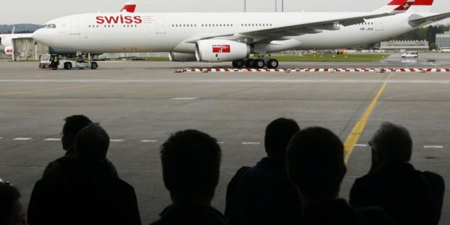 Wegen erhöhter Nachfrage wird die Swiss noch bis im Juli zweimal täglich nach Delhi fliegen. (Archivbild)