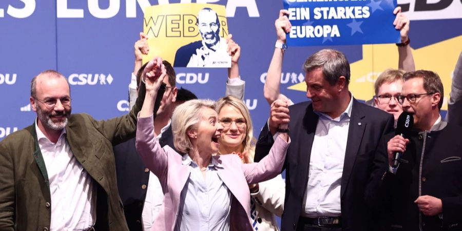 Das Mitte-rechts-Bündnis EVP mit Ursula von der Leyen hat die Europawahl 2024 gewonnen. Damit bleiben die proeuropäischen Kräfte in der Mehrheit.