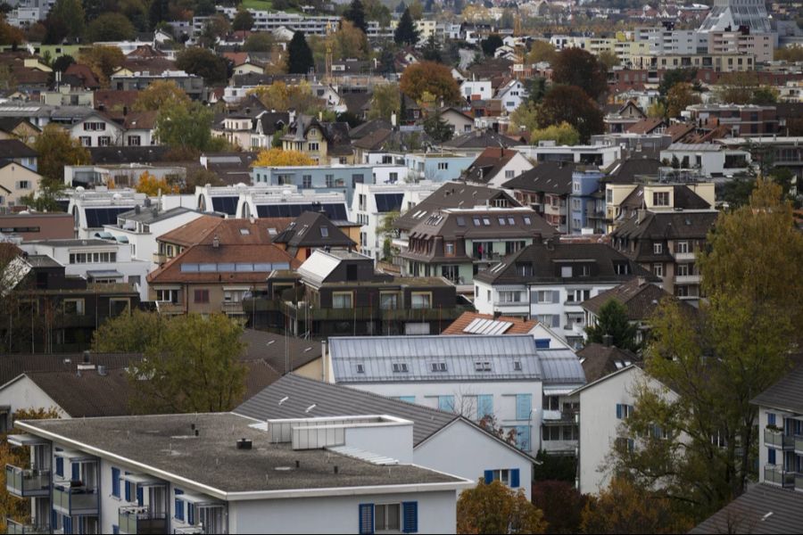 Die Preise sind hoch: In Zürich kostet ein zehnjähriges Einfamilienhaus rund drei Millionen Franken.