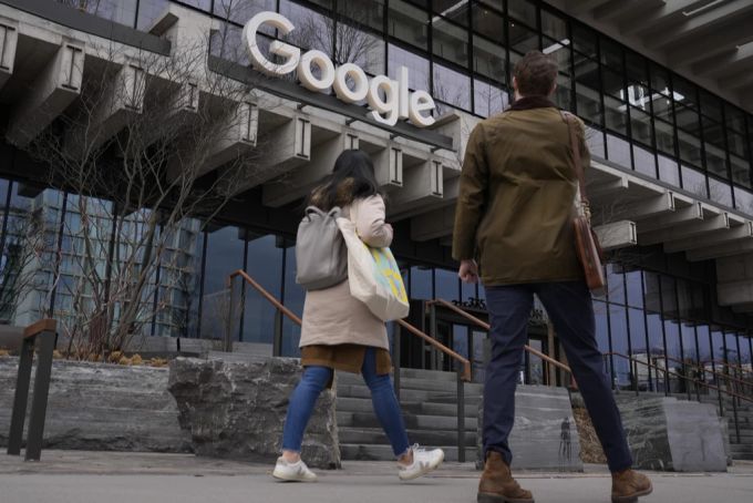 Bei Google wird es schon bald eine KI-Zusammenfassung vor Links geben. google künstliche intelligenz