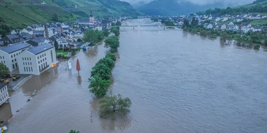 Hochwasser in Rheinland-Pfalz - Zell