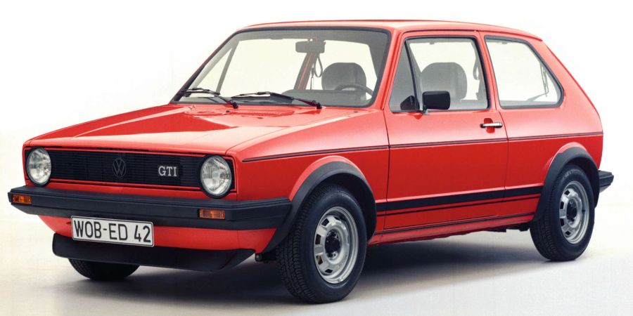 Das Auto-Bild des GTI hat sich seit 1976 nicht verändert. 2026 feiert der VW Golf GTI sein 50-Jahr-Jubiläum.