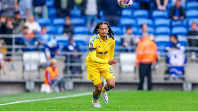 Isaac Schmidt ist bei Leeds United nur Ergänzungsspieler. Isaac Schmidt Leeds United