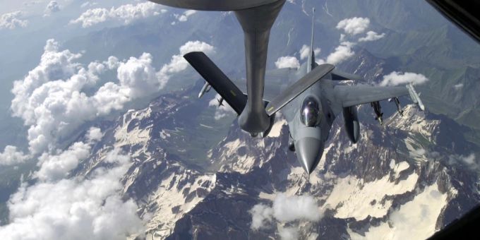 Die USA haben vor dem Jemen aus Versehen einen eigenen Kampfjet abgeschossen. Kampfjet