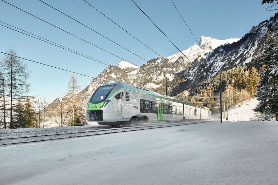 Dieser Zug fährt täglich Hunderte Skifahrer ins Berner Oberland und ins Wallis.