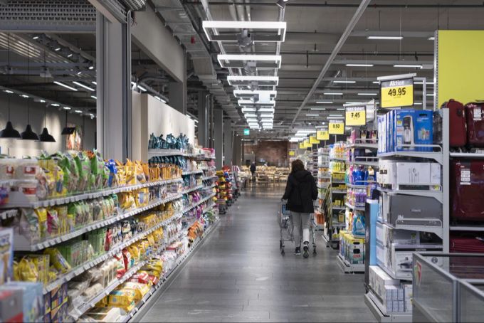 Das Zürcher Paar versuchte, im Coop Rickenbach TG Waren im Wert von 1000 Franken zu stehlen (Symbolbild). Coop Einkauf