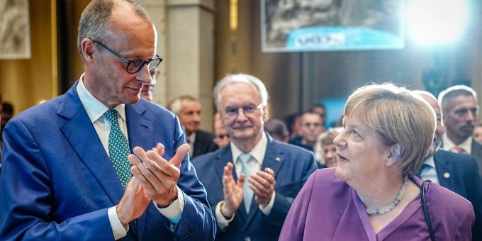 Merkel - Deutsche Ex-Kanzlerin: Merz hat absoluten Willen zur Macht