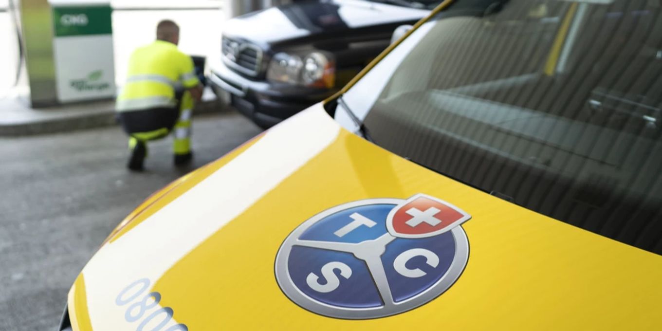 Tcs Auto Biel: TCS-Mitarbeiter prüft Autos jahrelang – nur zum Schein! | Nau.ch