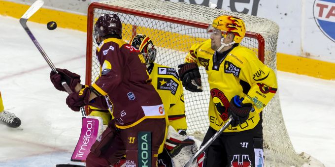 Vincent Praplan von Servette trifft im Spiel gegen den SCB zum 1:2. Servette