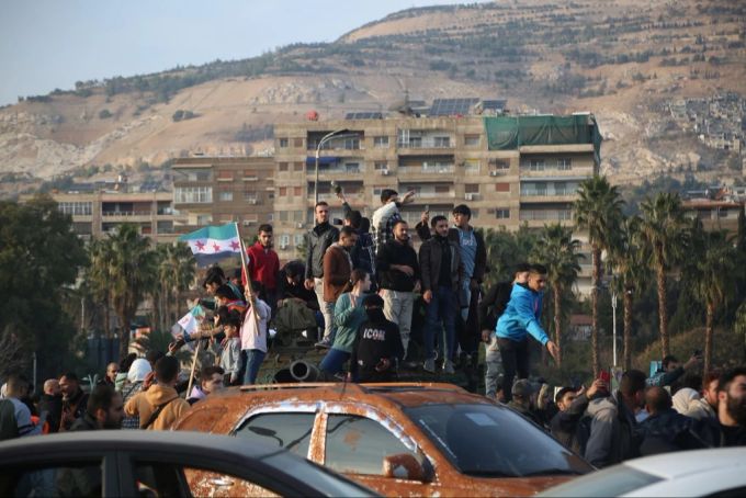 Nachdem Sturz des Machthabers Assad feiern die Menschen auf den Strassen. Russland Syrien Assad