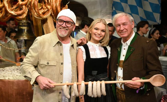 DJ Ötzi Gerry Friedle, Tochter Lisa-Marie Friedle und Hausherr Balthasar Hauser auf der 32. Weißwurstparty. weißwurstparty