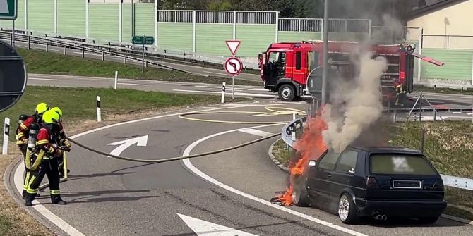 Autobrand in Lachen.