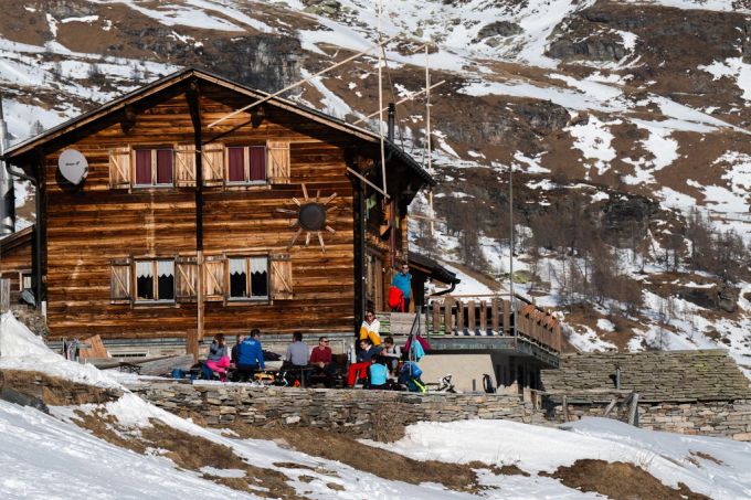 Ferien: Hütten zum Übernachten gibt es an fast jeder Wanderroute. Hütten