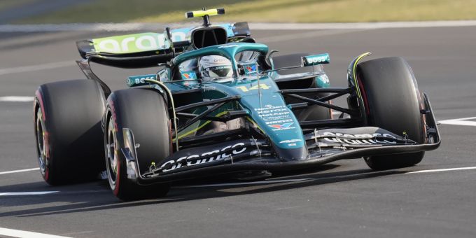 Fernando Alonso (Aston Martin) beim China-GP der Formel 1. Fernando Alonso Formel 1