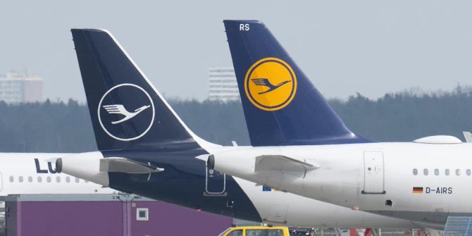 Lufthansa Flugzeuge Passagiermaschinen Rollfeld