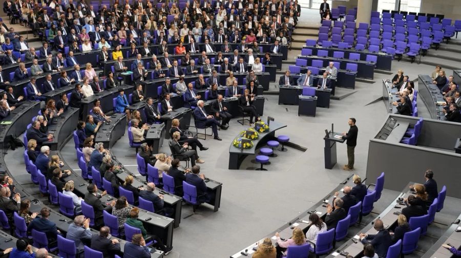 ...und vor dem Bundestag in Deutschland.