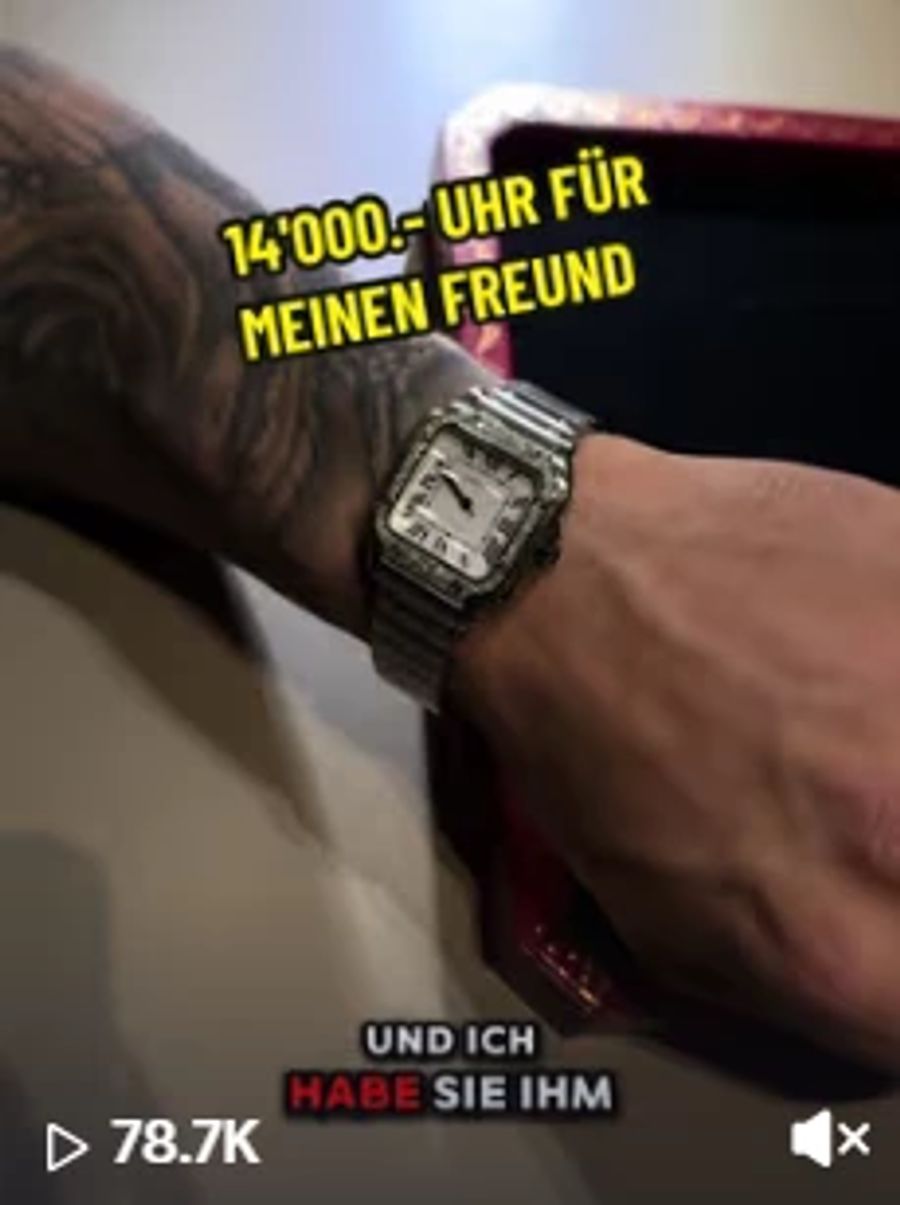 Auf Tiktok bezeichnet sie sich selbst als Millionärin – dank Onlyfans. Kürzlich kaufte sie ihrem Freund mit dem Geld gar eine 14'000-Franken-Uhr.