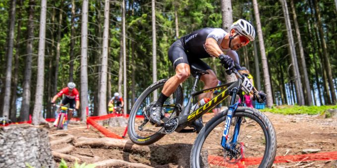 Nino Schurter im Einsatz. Nino Schurter