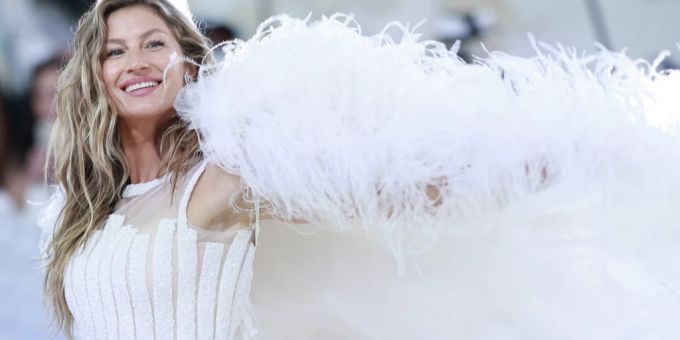 Die Gerüchteküche brodelt: Gisele Bündchen soll sich von ihrem Freund getrennt haben. Doch die beiden wurden bei einem gemeinsamen Spaziergang gesichtet. gisele bündchen freund trennung