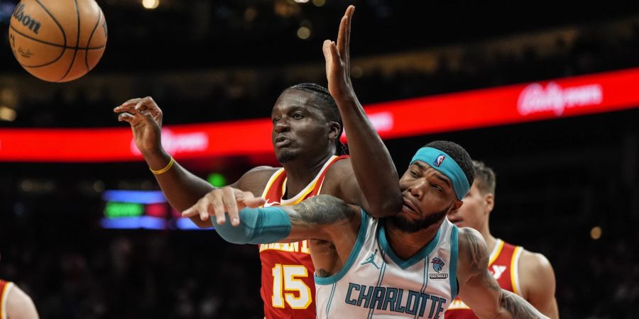 Clint Capela Hawks Hornets