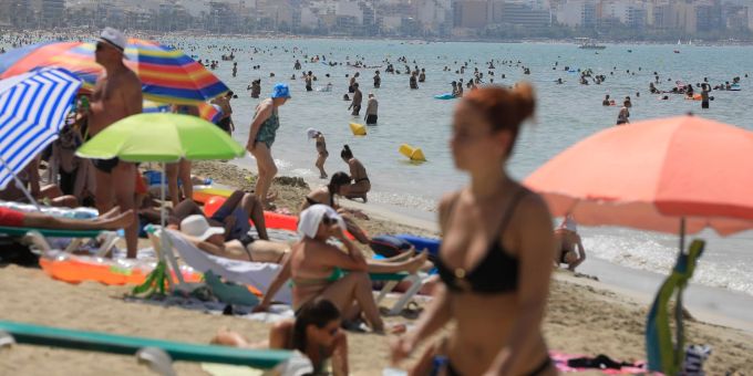 Viele Deutsche wollen zu Ostern nach Mallorca reisen - die Ferien beginnen früher als sonst. Viele Deutsche wollen zu Ostern nach Mallorca reisen - die Ferien beginnen früher als sonst.