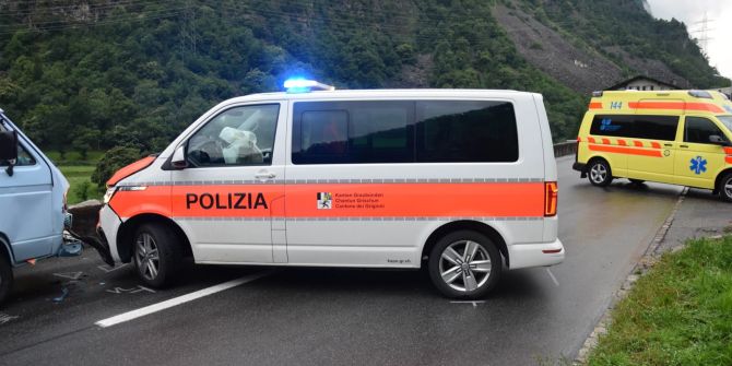 Polizeiauto in Kollision